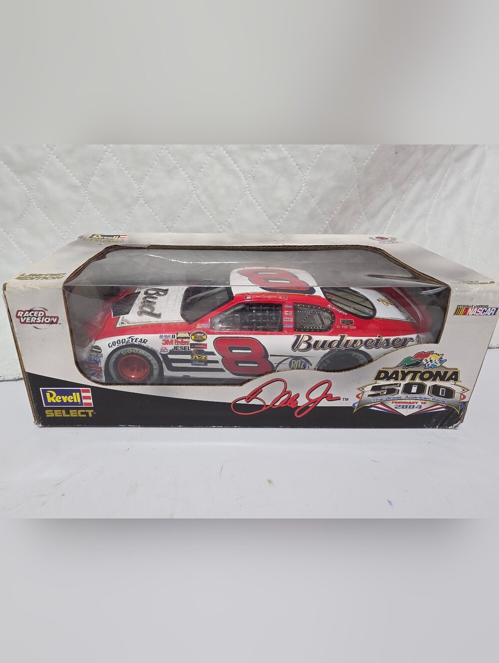 Revell Select 1/24 scale 2004 Dale Earnhardt Jr. #8 Budweiser Daytona 500